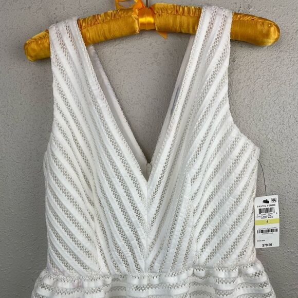 NWT Bar III White V-Neck Midi Dress Size 4 - Picture 2 of 7